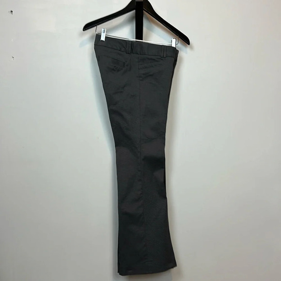 Banana Republic petite grey low rise flare stretch cotton pant. - Picture 2 of 9